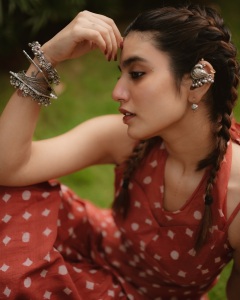 priya-varrier-latest-photos-in-different-outfits-ideas-029