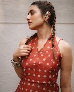 priya-varrier-latest-photos-in-different-outfits-ideas-030