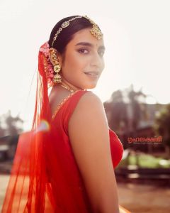priya-varrier-latest-photoshoot-for-grihalakshmi-magazine-01-007