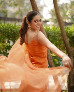 priya-varrier-latest-photoshoot-photos-002