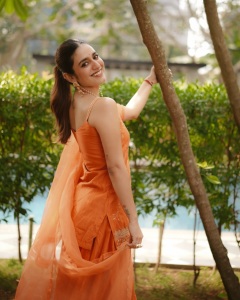 priya-varrier-latest-photoshoot-photos-004