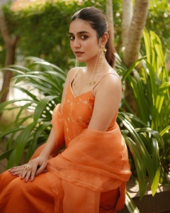 priya-varrier-latest-photoshoot-photos-005