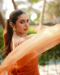 priya-varrier-latest-photoshoot-photos
