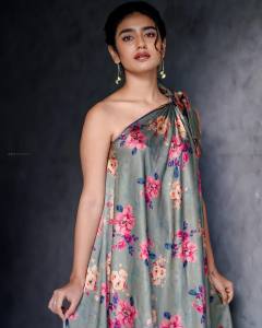 priya-varrier-latest-photoshoot-pictures-002