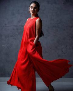 priya-varrier-latest-photoshoot-pictures-007