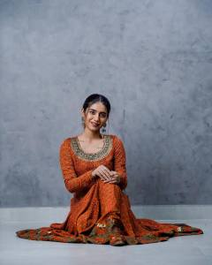 priya-varrier-latest-photoshoot-pictures-009