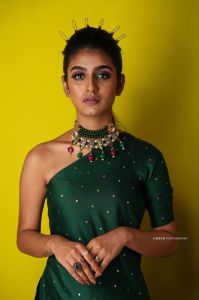 priya varrier latest pics-004
