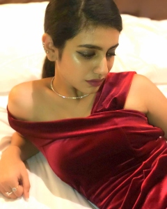 priya-varrier-latest-pictures-05213-10