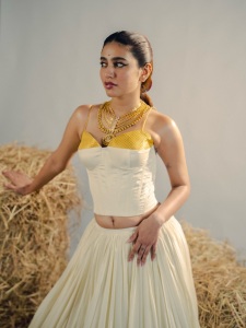 priya-varrier-latest-vishu-photoshoot-photos-002