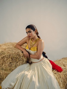 priya-varrier-latest-vishu-photoshoot-photos-003