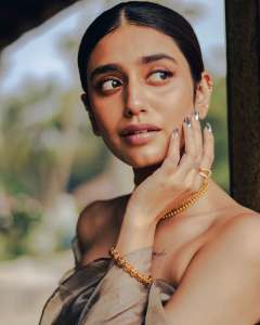 priya-varrier-new-add-shoot-photos-010