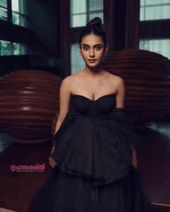 priya-varrier-new-photoshoot-for-grihalakshmi-magazine-002