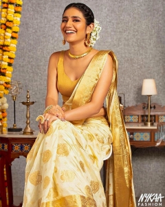 priya-varrier-onam-photoshoot-2021-003