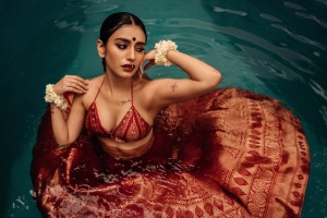 priya-varrier-photoshoot-in-water-new-003