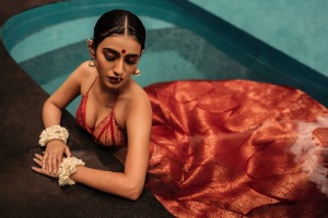 priya-varrier-photoshoot-in-water-new-009