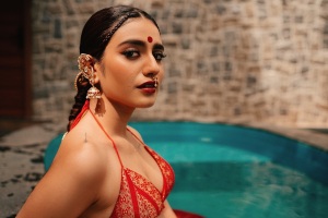 priya-varrier-photoshoot-in-water-new