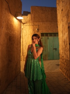 priya-varrier-photoshoot-outfit-ideas-009
