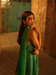 priya-varrier-photoshoot-outfit-ideas-010