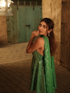 priya-varrier-photoshoot-outfit-ideas-015