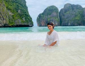 priya-varrier-thailand-photos-006