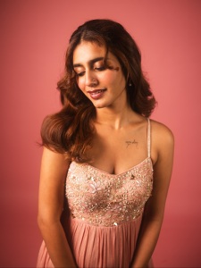 priya-varrier-viral-photoshoot-002