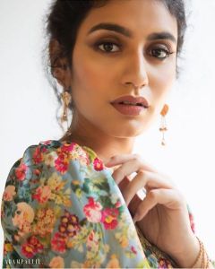 priya warrier photoshoot-002