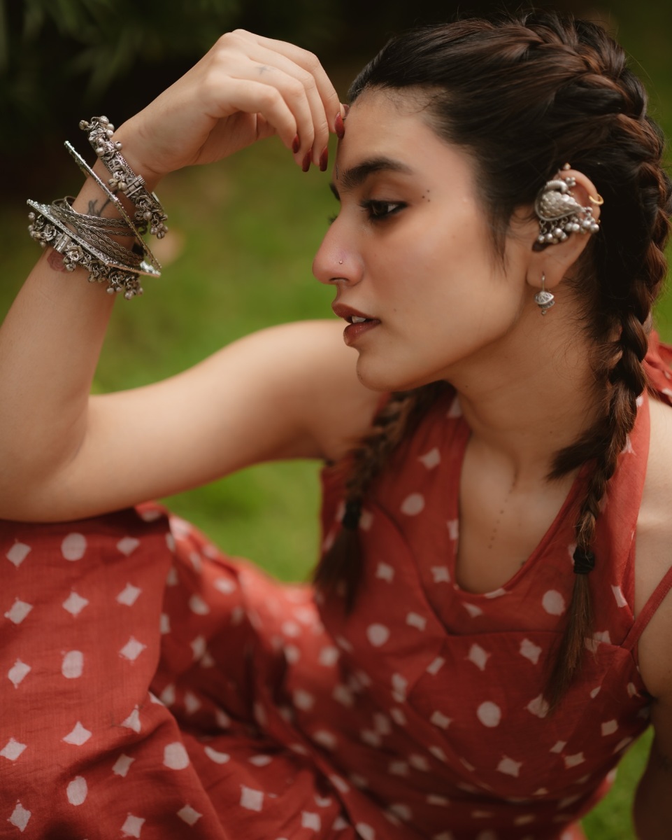 priya-varrier-latest-photos-in-different-outfits-ideas-029