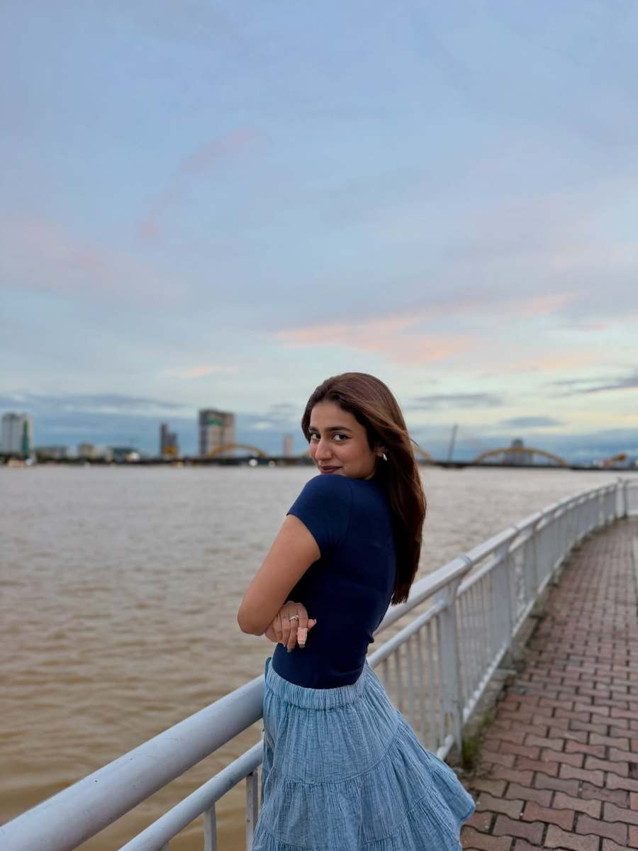 priya-varrier-new-outing-outfit-photos-013