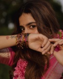 priya-warrier-in-wedding-function-outfit-and-look-ideas-photo-002