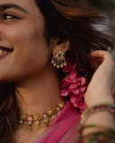 priya-warrier-in-wedding-function-outfit-and-look-ideas-photo-005