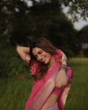 priya-warrier-in-wedding-function-outfit-and-look-ideas-photo-008