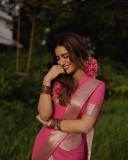 priya-warrier-in-wedding-function-outfit-and-look-ideas-photo-010