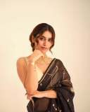 priya-warrier-in-wedding-function-outfit-and-look-ideas-photo-020