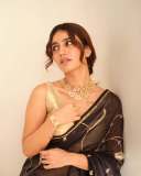 priya-warrier-in-wedding-function-outfit-and-look-ideas-photo-021