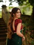 priya-warrier-in-wedding-function-outfit-and-look-ideas-photo-038