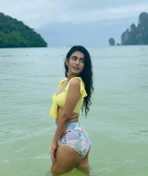 actress-priya-varrier-beach-dress-photos-002