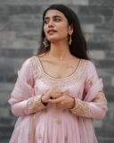 actress-priya-varrier-salwar-suit-photo
