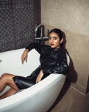 priya-prakash-varrier-in-bathtub-photos-001