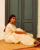 priya-varrier-in-set-saree-images-005