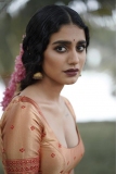 priya-varrier-latest-photos-in-kerala-dress-2021-001