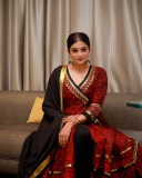 priyamani-latest-photos-with-new-trend-004
