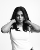 priyamani-latest-photos-with-new-trend-034