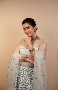 1_rashi-khanna-latest-pics-003