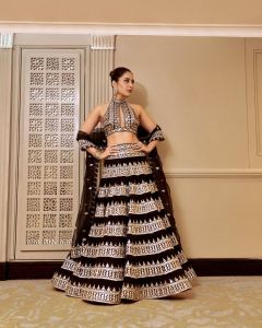 raashi-khanna-in-black-heavy-work-lehenga-dress-photos-008