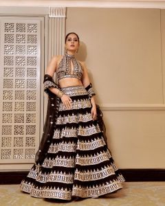 raashi-khanna-in-black-heavy-work-lehenga-dress-photos-009