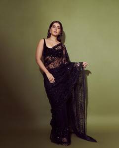 raashi-khanna-in-black-net-saree-photos-latest