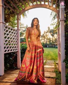 raashi-khanna-in-heavy-embroidery-lehenga-designs-dress-photos-001