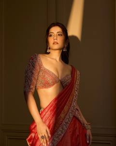 raashi-khanna-in-heavy-embroidery-lehenga-designs-dress-photos-013