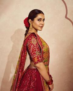 raashi-khanna-in-holi-dress-style-photos