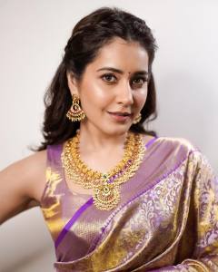 raashi-khanna-in-kanchipuram-saree-photos-latest-002